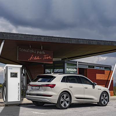 60KW-120KW Type 3 EVCS Plug In DC E Vehicle EV Fast Charging Station